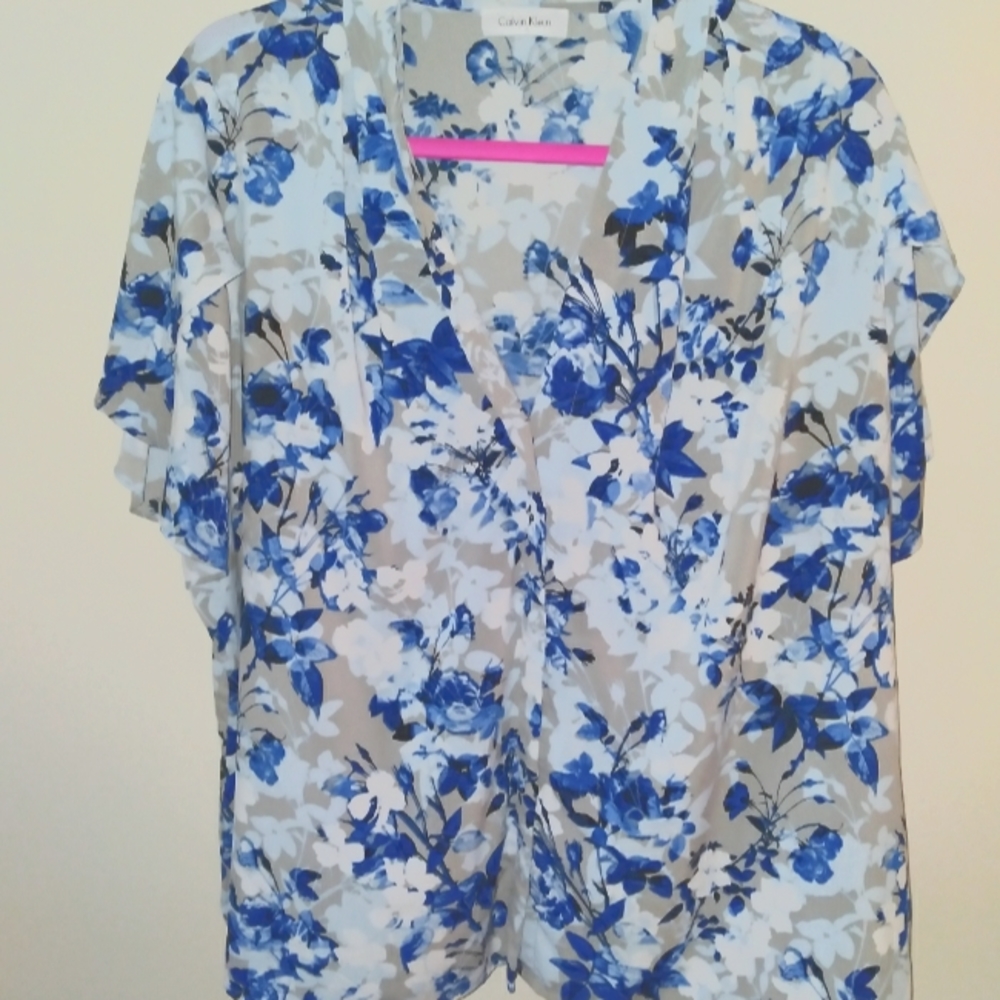 Calvin Klein woman's 2xl blouse